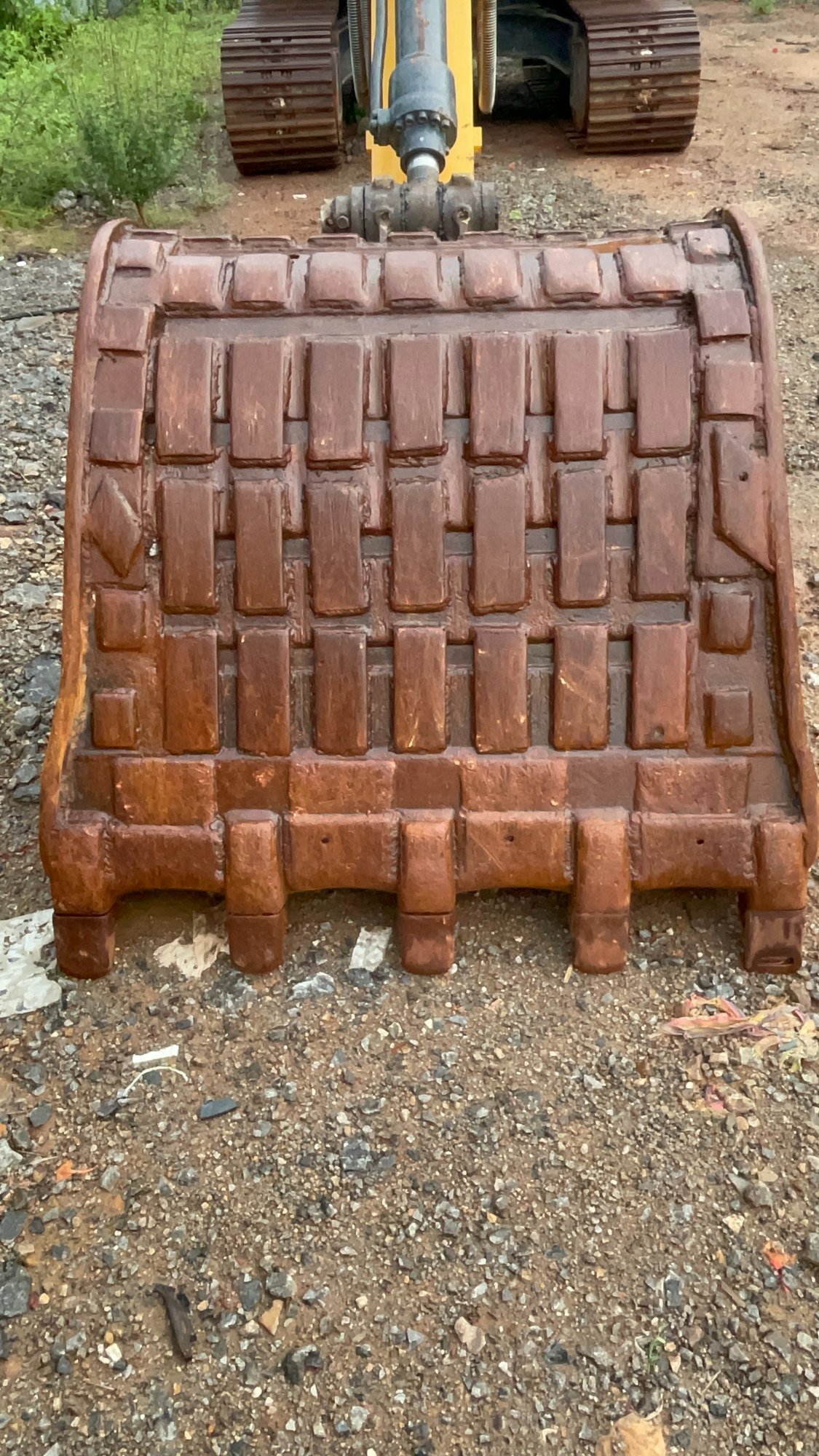 EXCAVATOR BUCKET REPAIR STUFF